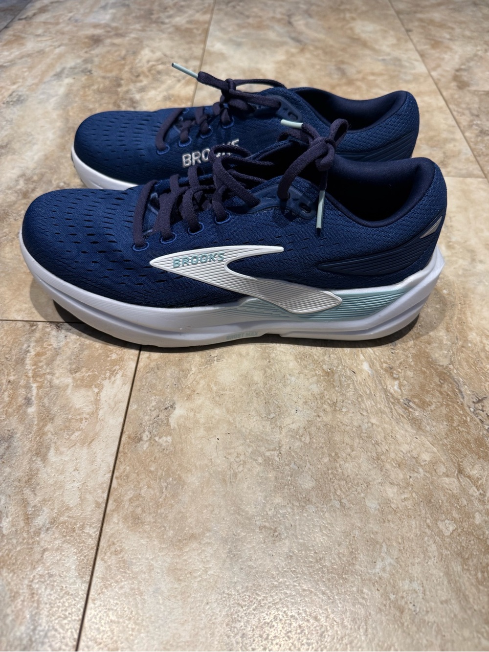 Brooks Running Ghost Max 3 - Size 9